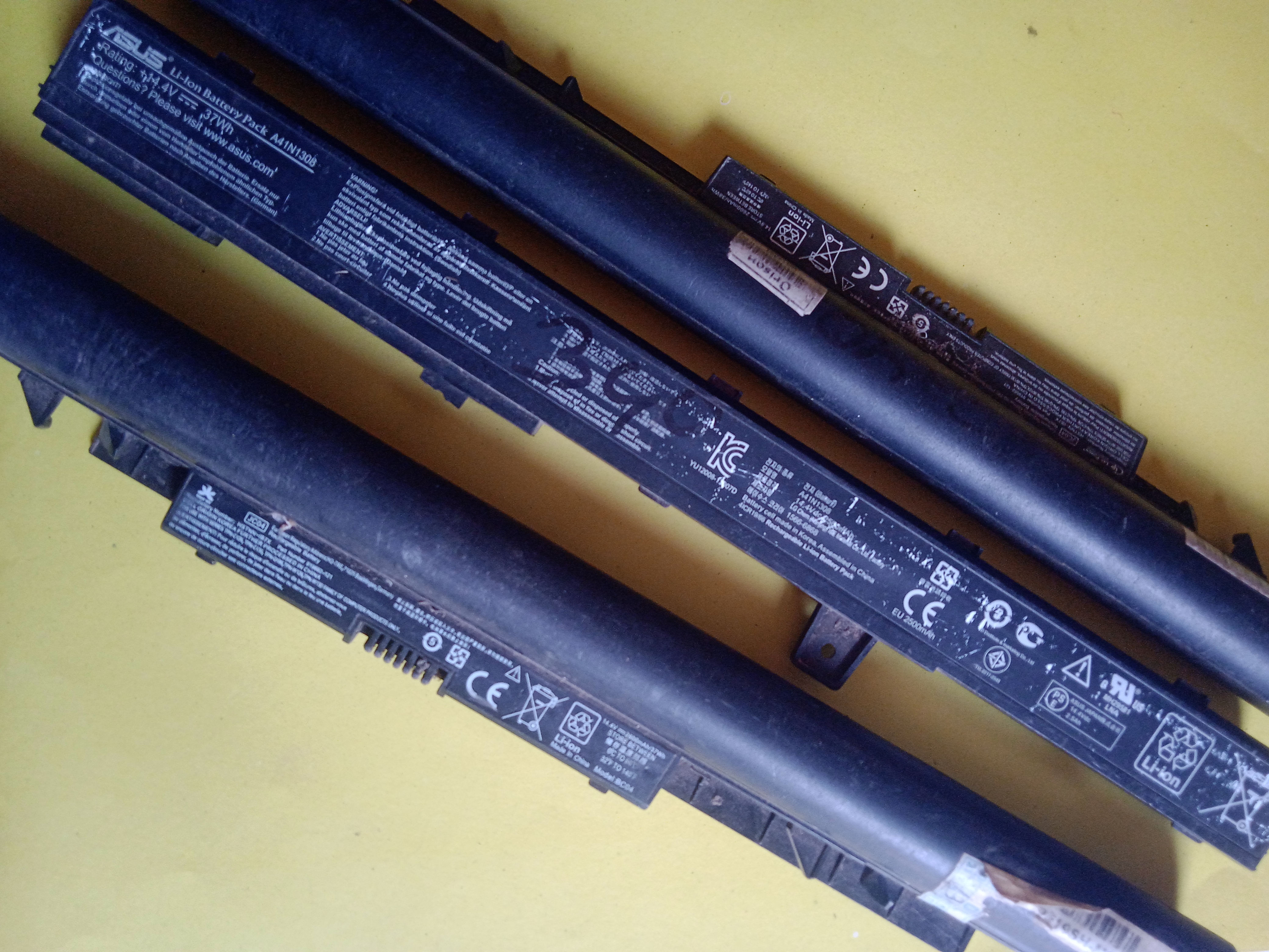 Generic 4-Cell Replacement Laptop Battery - High Capacity Li-ion (Older Models)